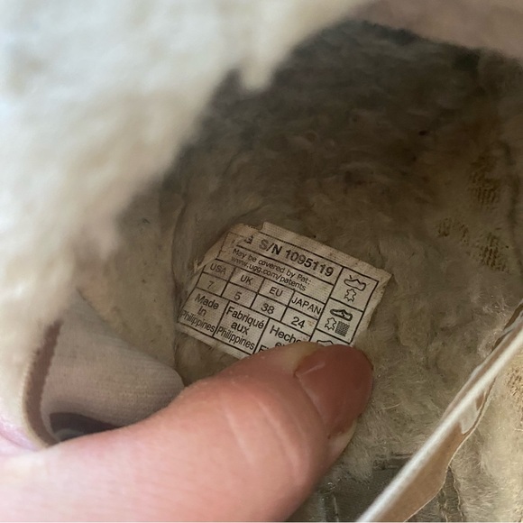 UGG FLUFF YEAH PLATFORM SLIPPERS - Picture 9 of 9